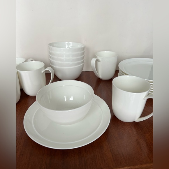 Halo by CRATE & BARREL Soup/Cereal Bowl